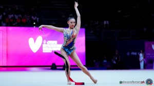 aa q chin paris nzl ph simone ferraro sfa02406 copia